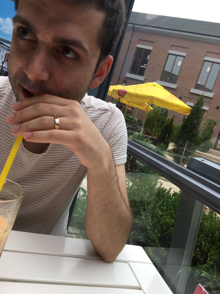 Poz vermede üstüne yok tabi 💙🌸