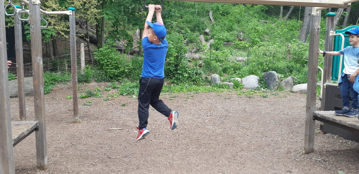 EglintonTDSB's tweet photo. May is Get Outside month.  Mr. Leverty, Eglinton's Physical Education and Health Teacher, uses outdoor spaces to foster authentic learning in Kindergarten. https://t.co/OZ6nl7reig