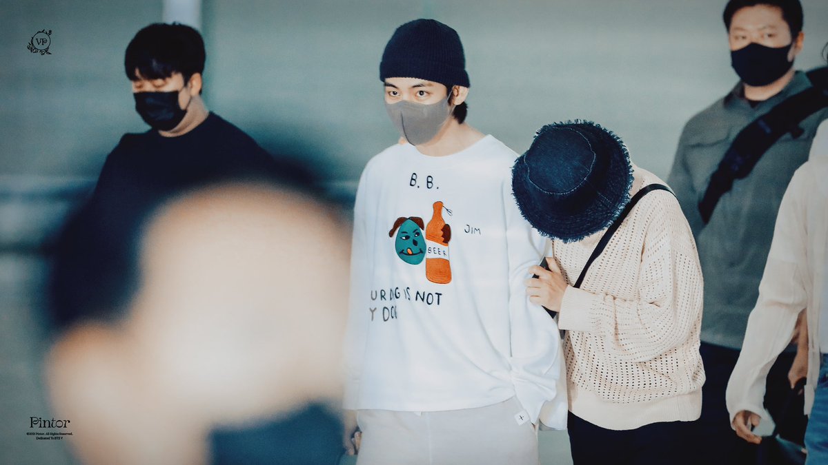 V_Pintor__'s tweet photo. 「HD」220529 ICN 귀여워🥰 #태형 #TAEHYUNG #BTSV #KimTaehyung #BTS   @BTS_twt https://t.co/H2JllS94hH