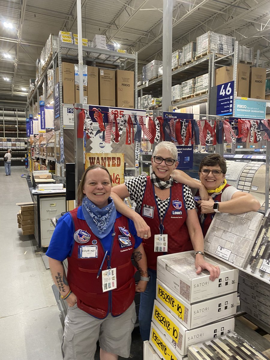 lowes0637 tweet media