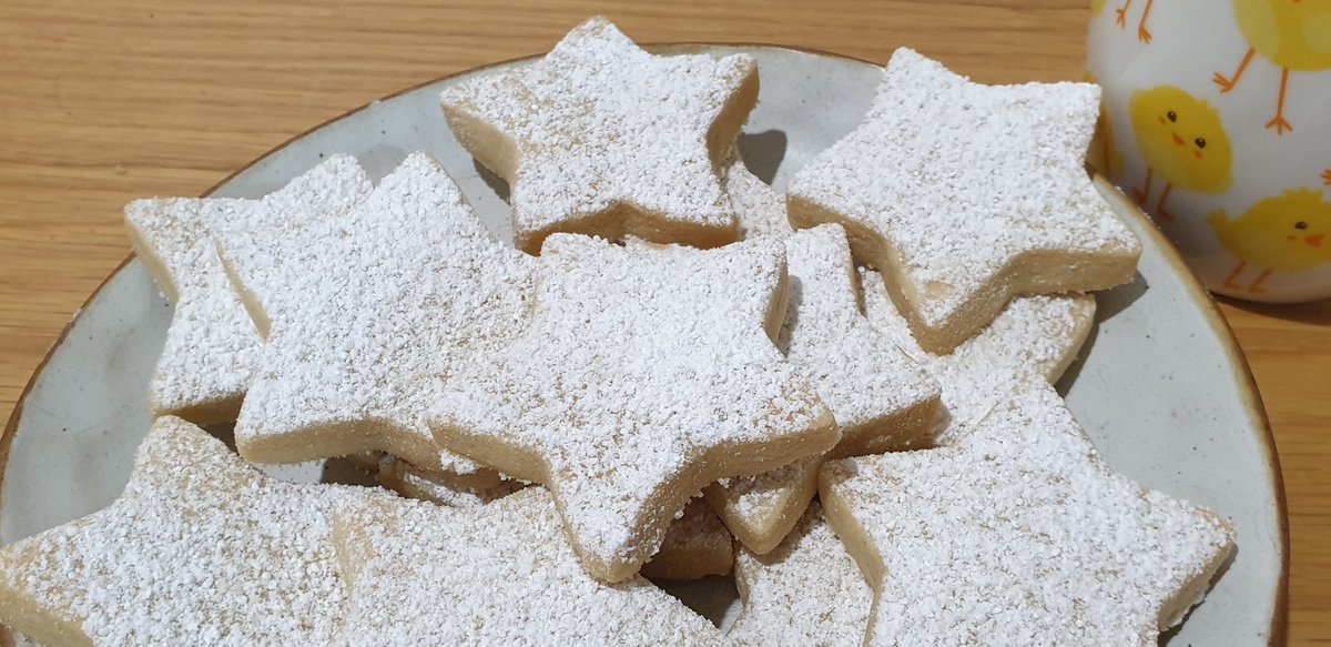 MathMichaelRose's tweet photo. #52weeksofbaking challenge week 22: Spiced Shortbread.
#shortbread #biscuit #cookie #baking #fiveingredients https://t.co/CUHLKJjWOs