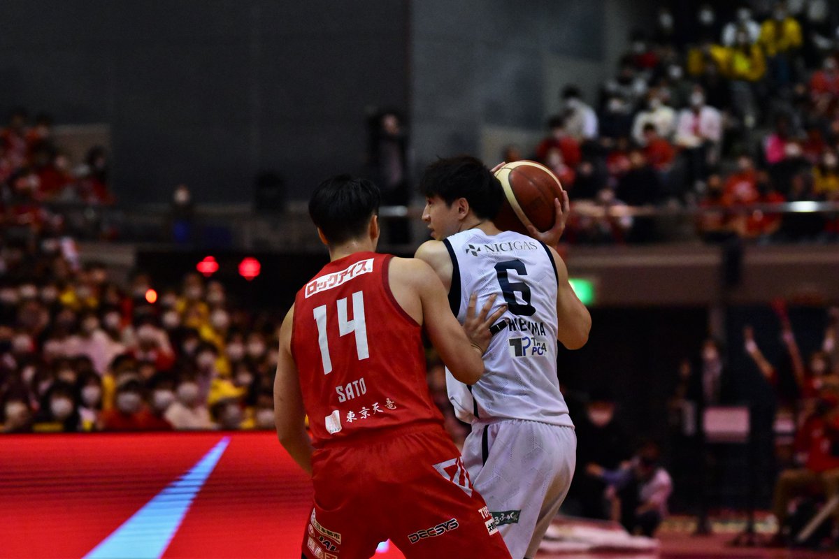 SoralogyPhoto's tweet photo. 2022.05.15 その23
たくまvsひえじ③

リーグのベストディフェンダー
といつか呼ばれると思ってる。

#佐藤卓磨
#千葉ジェッツ
#chibajets https://t.co/ECouPqGDDs