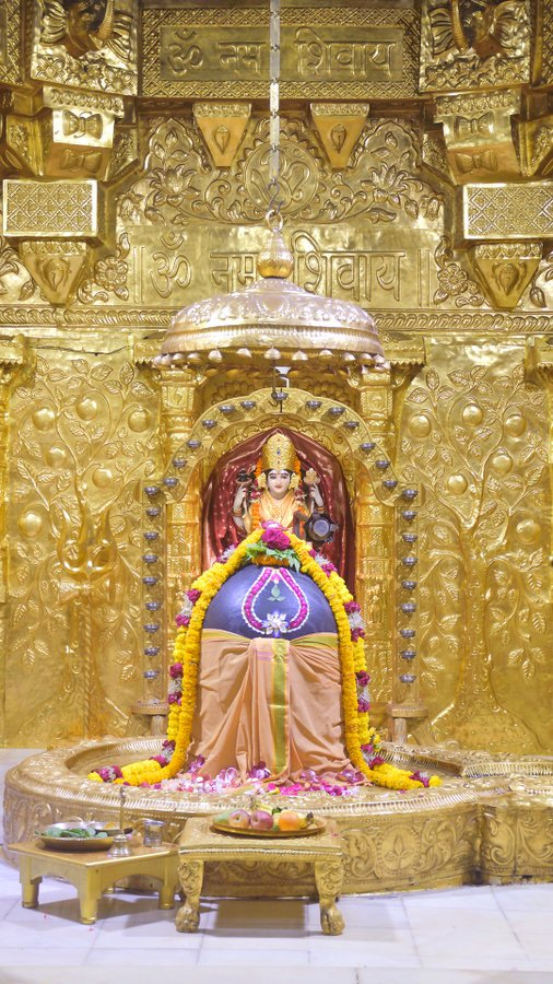 News18Guj's tweet photo. પ્રથમ જ્યોતિર્લિંગ સોમનાથ મહાદેવના દર્શન https://t.co/ta9W4ffvHp