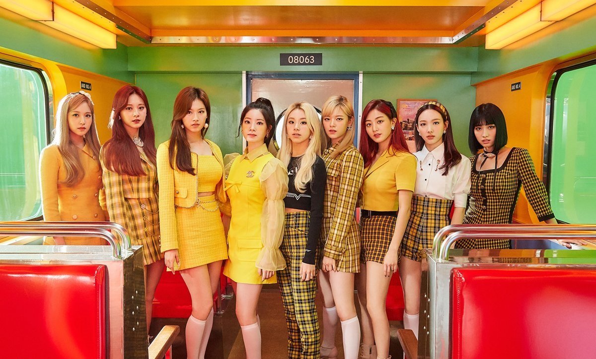 TWICE tweet media