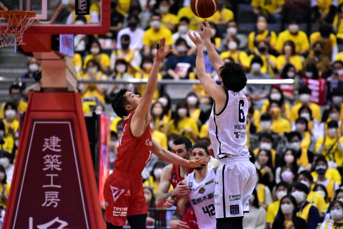 SoralogyPhoto's tweet photo. 2022.05.15 その24
たくまvsひえじ

（横で撮ってるというのは、
ひえじのオフェンスを撮ろうとしたのではなく、
たくまのディフェンスを撮ろうとした、ということ）

#比江島慎
#宇都宮ブレックス
#佐藤卓磨
#千葉ジェッツ
#chibajets https://t.co/V6VZFui6vs