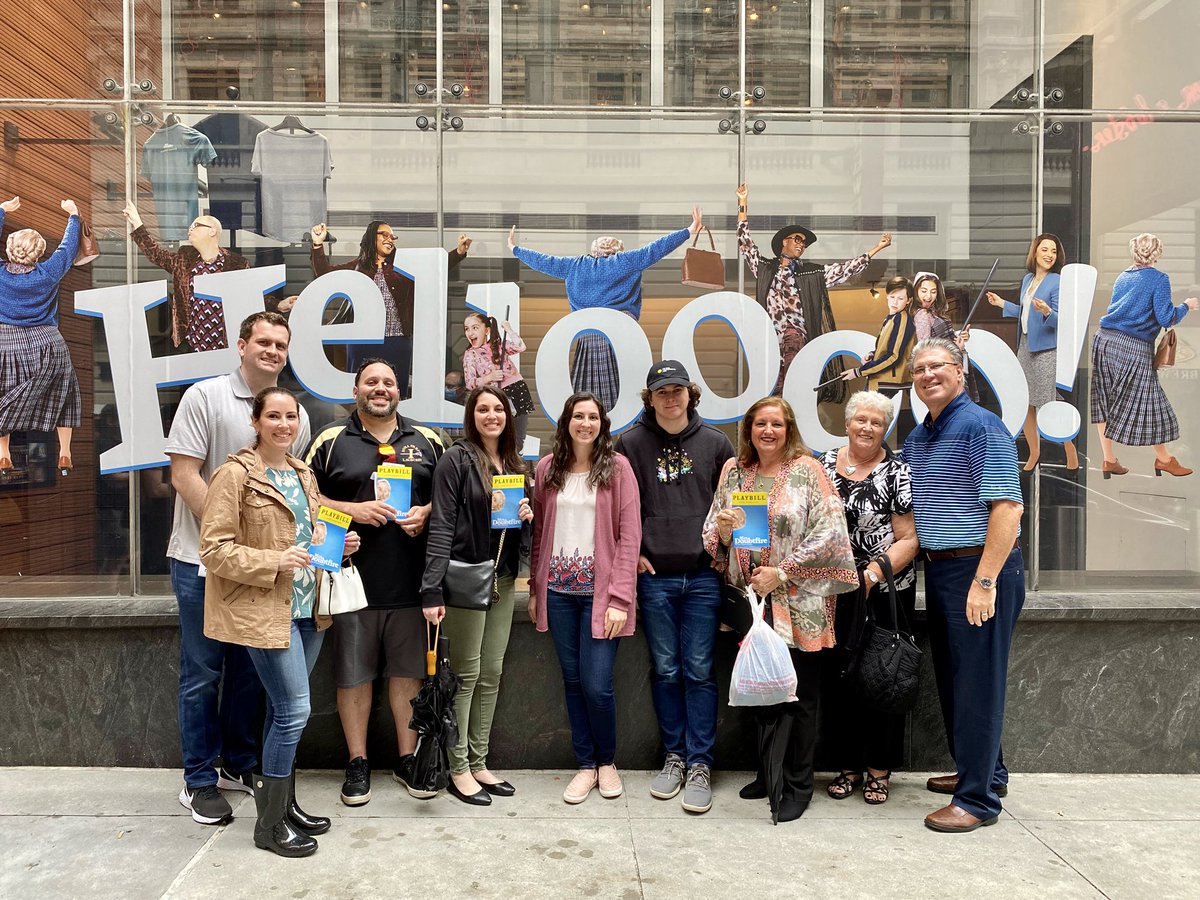 JourneyWJBlog's tweet image. Wow. Mrs. Doubtfire. We finally did it. 😅 After 5 cancellations over the course of 2.5 years, we finally saw @doubtfirebway, and let me tell you, it was worth the wait! 💙 The show was full of laughs and highlights all of the iconic scenes from the movie. #DoubtfireBway #NYC