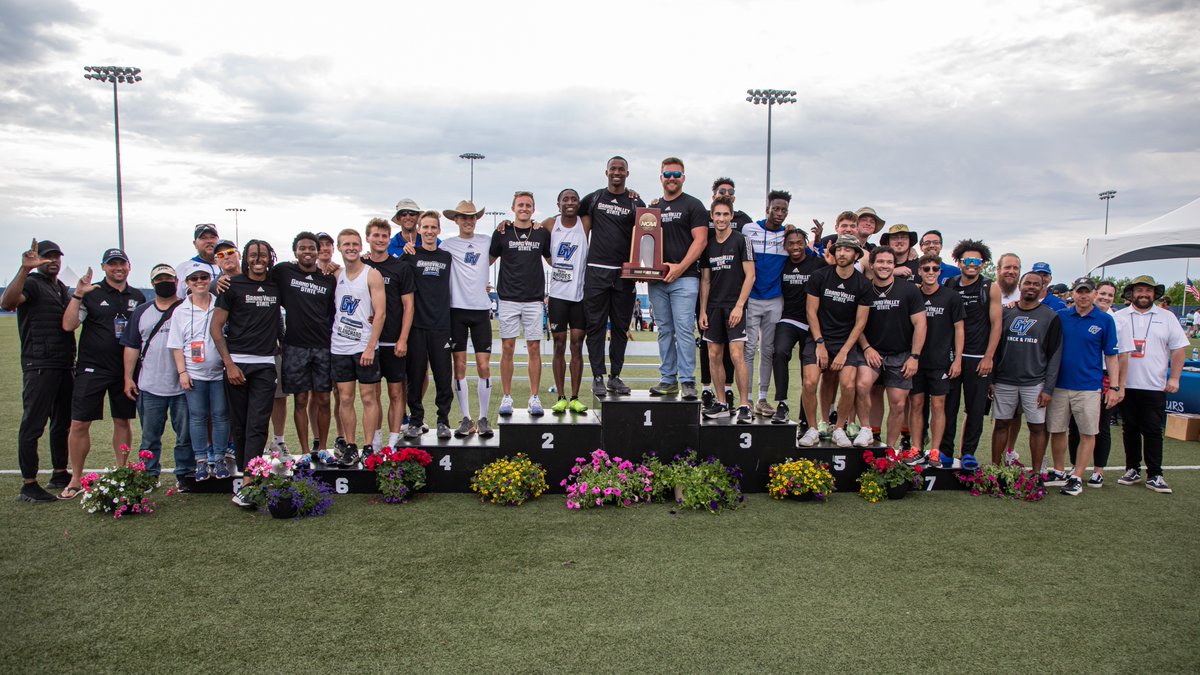 GVSUXCTF's tweet photo. Congratulations to the Laker Men on an amazing 2021-22 year!  1st at the 2021 DII Cross Country Championships, 1st at 2022 Indoor Championships, and 3rd at the Outdoor Championships! #anchorup https://t.co/vkg1DIXx3w