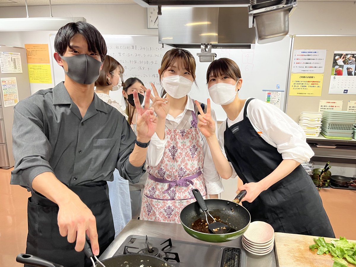 lalalacook's tweet photo. #らくっくご飯
5月２回目の活動は、コーンバターライス・鶏つくね・お味噌汁のメニューでした！バターたっぷりのコーンライスは幸せの味でした…🤤 https://t.co/b42ewRNVxZ