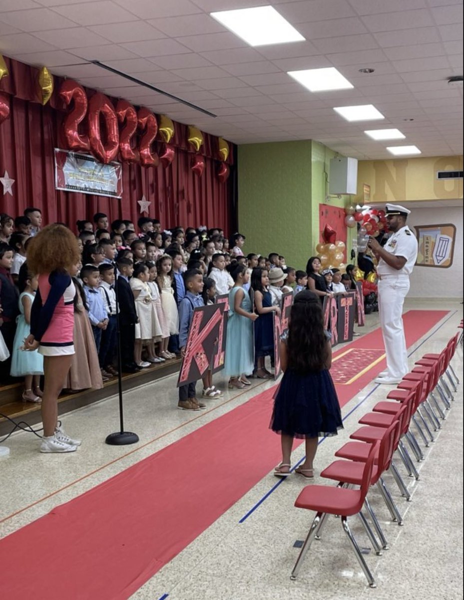RR_Sweet's tweet photo. These past weeks have been busy but well worth it in Mustang land!!! Here’s to 4 successful graduation ceremonies! My teachers and now former kiddos rocked! @Magrill_AISD #year12complete #kindergraduation https://t.co/rQHlbIqGm3
