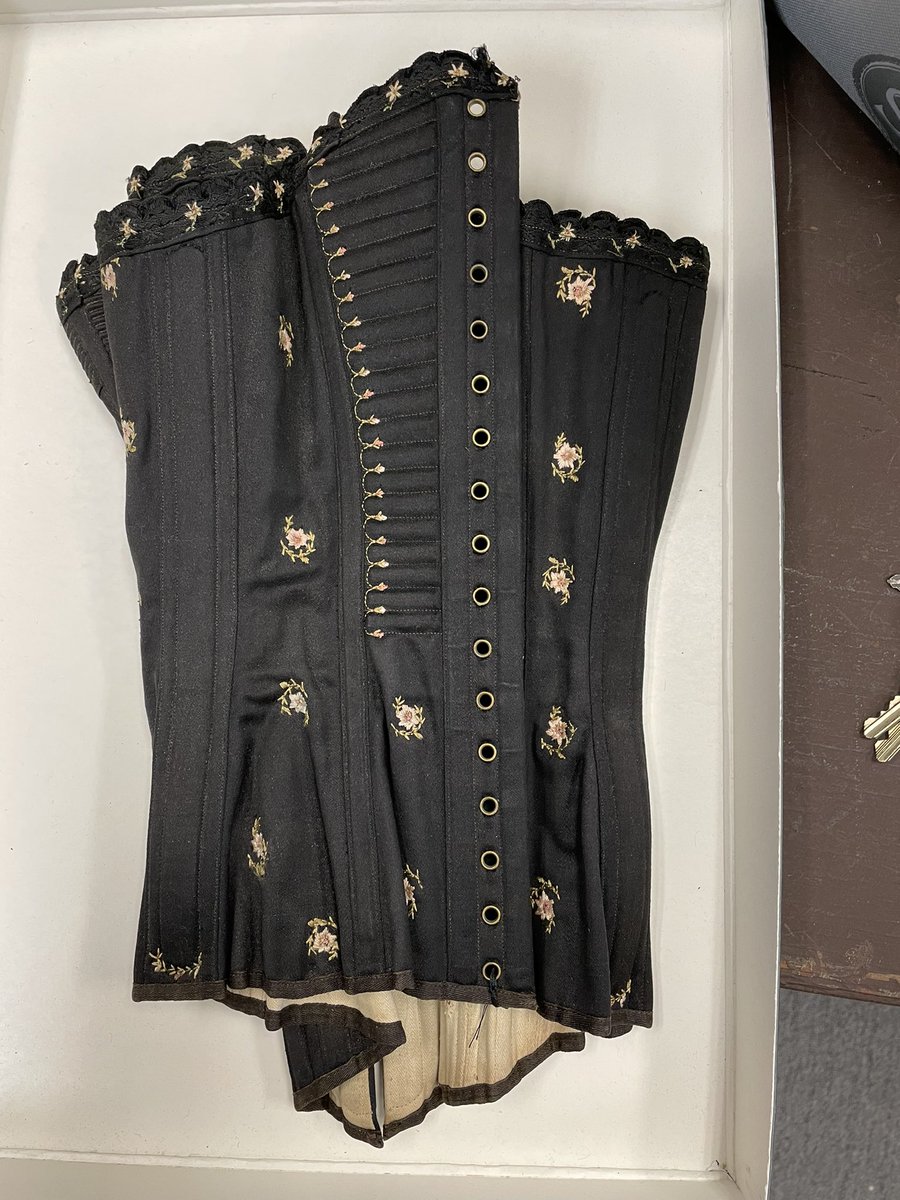 jfenny's tweet photo. For the #historicdress folks, a rare survivor from S F’s first dept store #thewhitehouse #raphaelweil #corset c 1880s https://t.co/Rh8zIoTunN