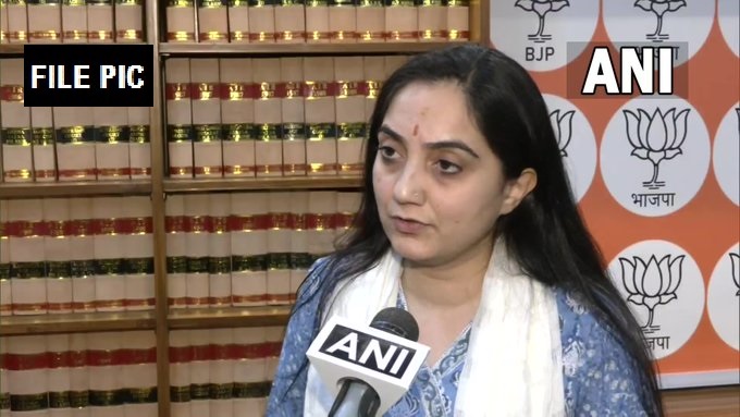 ANI's tweet photo. Maharashtra: Case filed against BJP national spokesperson Nupur Sharma at Pydhonie PS u/s 295A, 153A &amp; 505B IPC, after a complaint by Raza Academy, a Sunni Barelvi organization of Indian Sunni Muslims, for her alleged "remarks on the Holy Prophet on a National channel." https://t.co/xvcYUZCnht