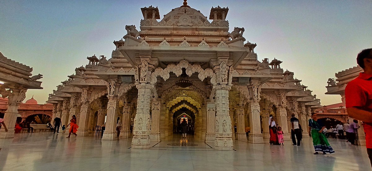 jigar_sitapara's tweet photo. 🙏Jay Swaminarayan 🙏
Swaminarayan temple Bhuj Kutch

#Mobilecliks #photograghy 
#Tample #Mandir #beautiful #Artitect #wonderful @CMOGuj @GujaratTourism https://t.co/iYNb8vhvUV