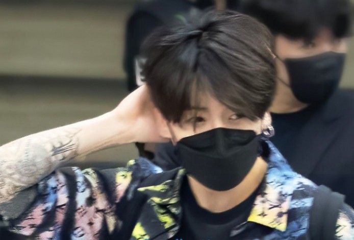 synfor7's tweet image. MILKTEA [#taekookau] 

—short taekook filo au wherein Baste (jjk) fell in love with the new student Niko (kth)

".. kilalanin mo binabangga mo, huh?!"

".. sige ba"