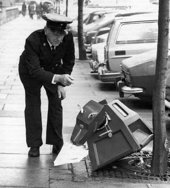 Phoenix_Darque's tweet image. Bad K-9!