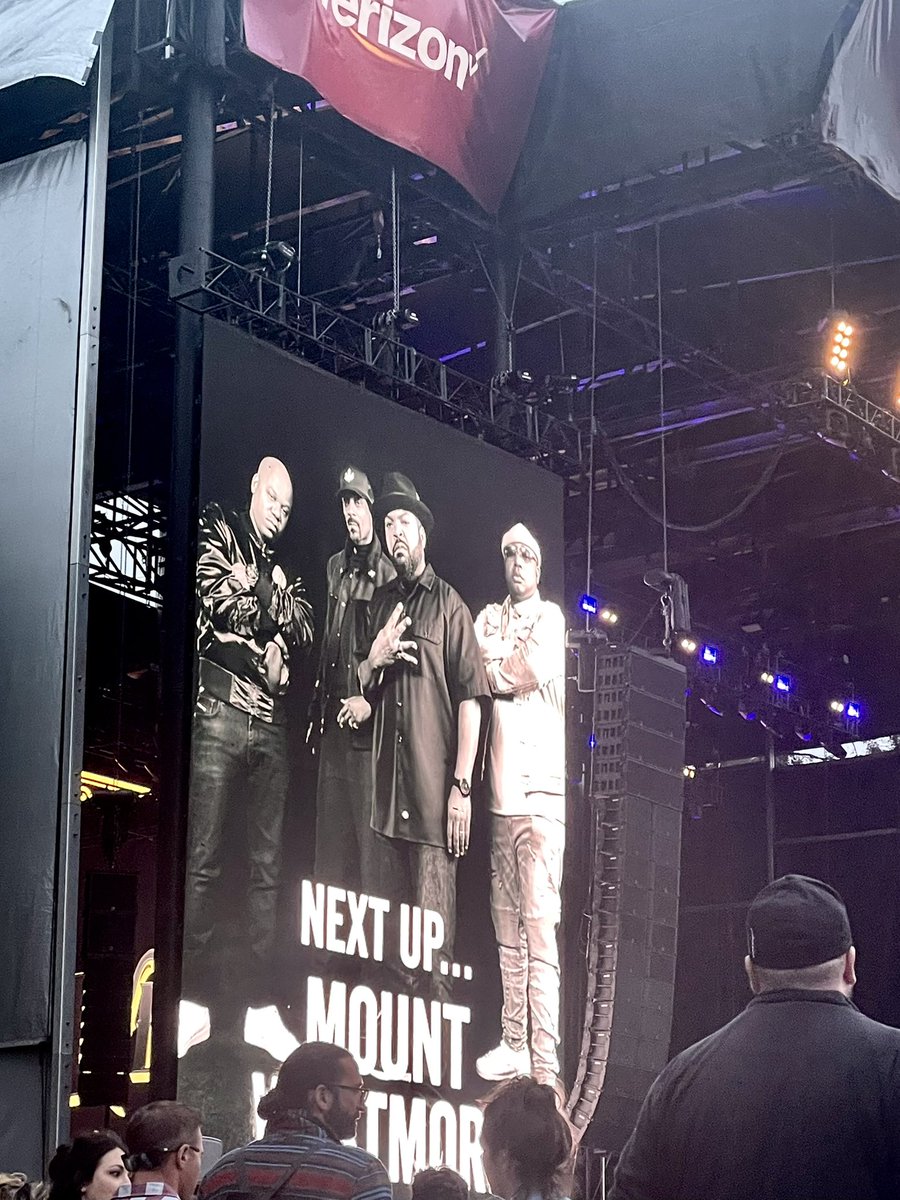 theugleetruth's tweet photo. Countdown till legends hit the stage ….
#BottleRock #SnoopDogg #2short #icecube #e40 https://t.co/JLUIOqwtyz