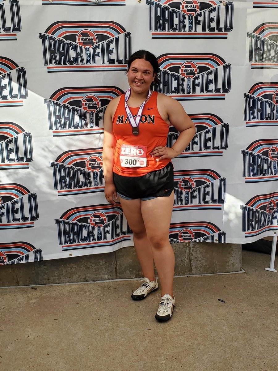 👉🏻👉🏻 She did it! Chezney Smith Placed 8th in State Class 3 shot put !!! 💪🏼💪🏼💪🏼
<a href="/ChezneySmith/">chezney mcvicker</a> <a href="/ChrisDuerr/">Chris Duerr</a> <a href="/CaelanMcGeeKTVO/">Caelan McGee KTVO</a> @BradBoyerKRES