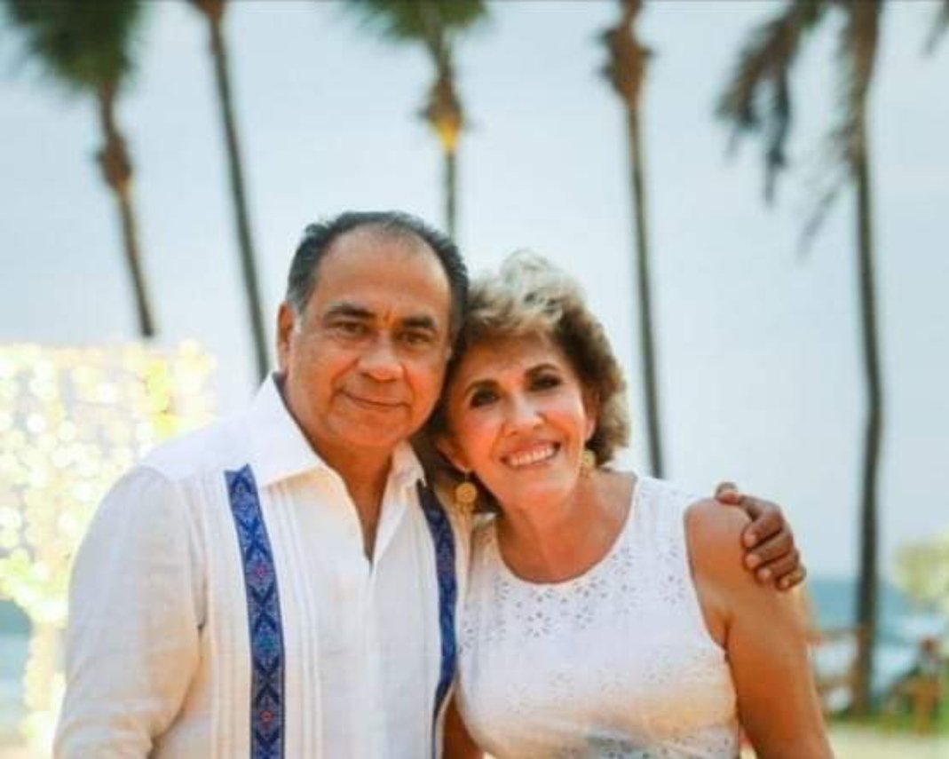 Quiero dar gracias a todos por sus felicitaciones en este día que fue tan especial para nosotros.
39 años compartiendo la vida junto a un gran hombre, esposo extraordinario, excelente padre y ahora, maravilloso abuelo.