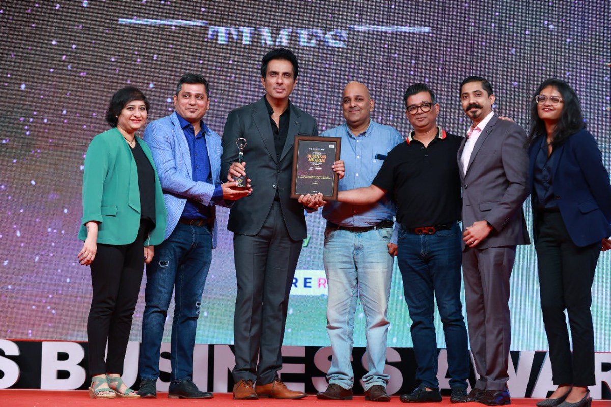 You're not obligated to win. You're obligated to keep trying. To the best you can do everyday… and in the process if a recognition comes our way, it’s time to celebrate !CureBay team receiving our first award as a promising startup in the Times business awards.

 #startup #award