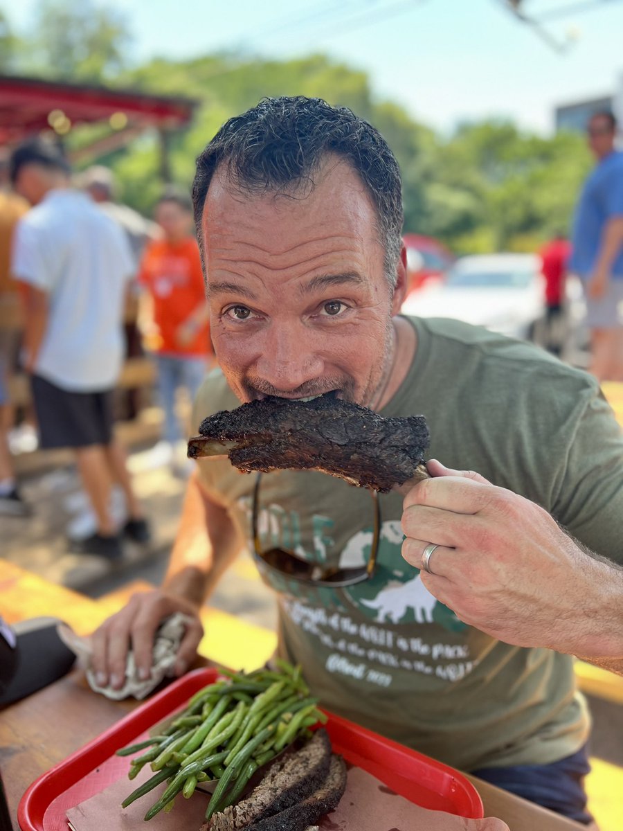 bigrig08298302's tweet photo. Fellowship is always better with Texas BBQ https://t.co/ZvOpKKmhos