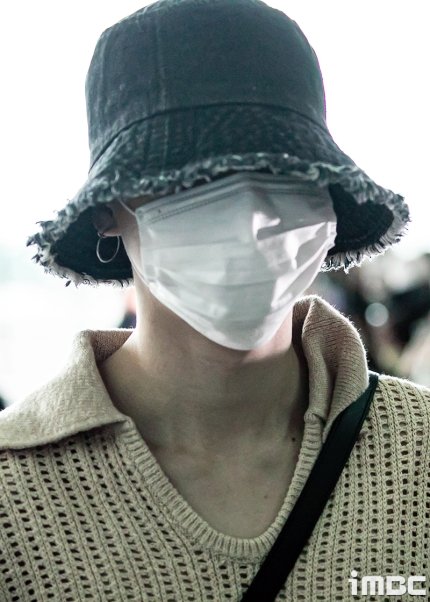 ShellaSalomon6's tweet photo. HAVE A SAFE FLIGHT JIMIN! 

JIMIN JIMIN
PARK JIMIN https://t.co/1JfFc4hNOV