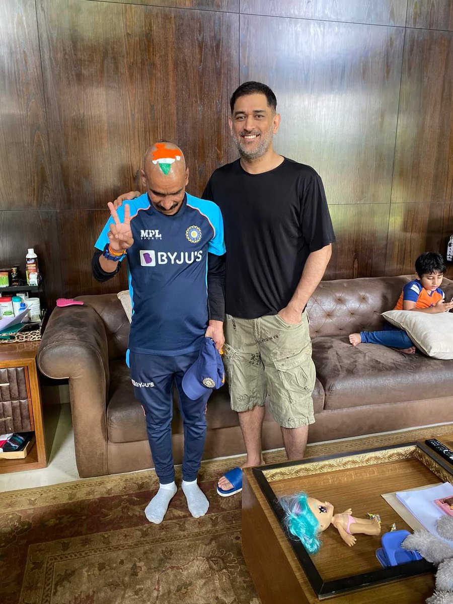 Sudhirsachinfan's tweet photo. Got a chance to come again to Mahi bhai's house, keep coming every year but did not come for a few years due to corona.
@msdhoni https://t.co/1nkwOw5rSH