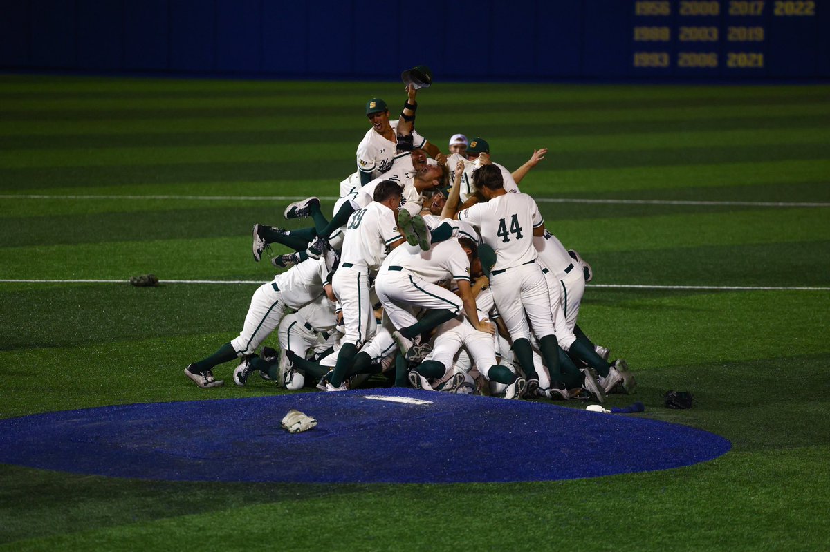 LionUpBaseball's tweet photo. See ya next week!

#LionUp | #GATA | #TEAM https://t.co/4WsRS2jsrP