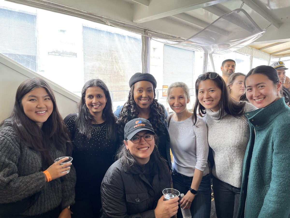 cathjiang's tweet photo. had a fab time with @JoanneShang @nneile and more at the #sfbrexcruise @brexHQ 🛥🛥🛥 https://t.co/wEkxMiLyQ1