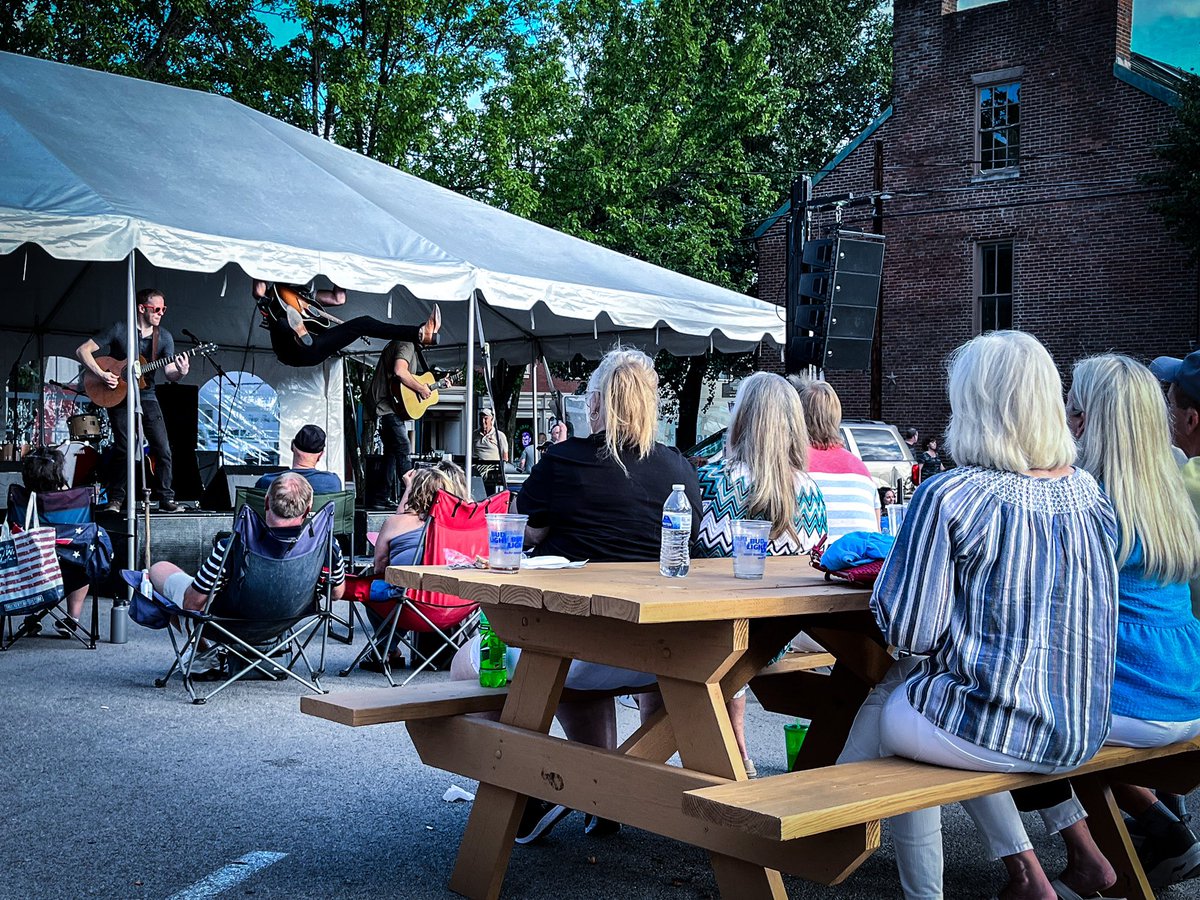 Cool <a href="/JDSHELBURNE/">JD Shelburne</a> show today in Elizabethtown at the BBB Fest - BBQ, Bands &amp; Bikes!