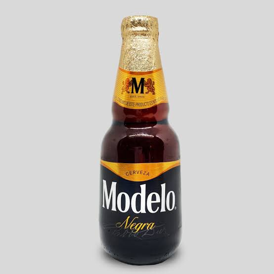 Lim0nAgrio's tweet photo. Mamen acabo de descubrir un nuevo vicio.

Cheves Modelo negra + Oreo de chocolate.

Pruébenlas juntas. https://t.co/c2oVE9Tdsf