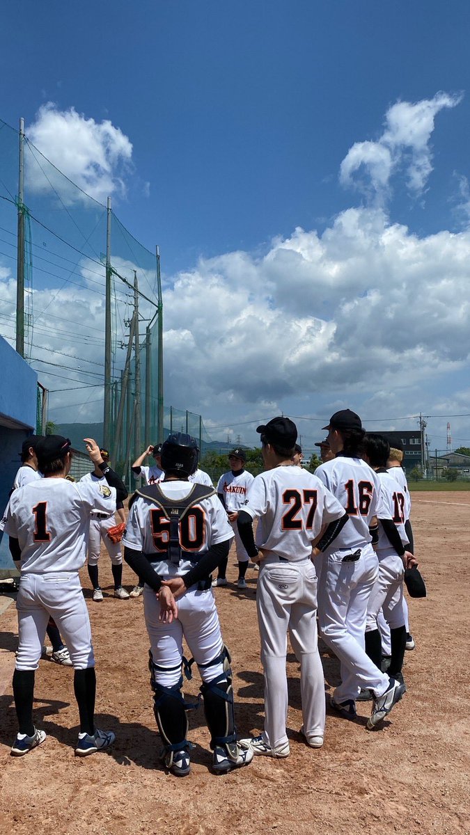 agu_nanshiki's tweet photo. 5月28日 春リーグ VS名古屋商科大学
【スタメン】
1.渡邊ふ 左  #14
2.中村 右  #1
3.松山 一  #16
4.小川 中  #10
5.渡邊つ 三  #6
6.山村 二  #7
7.林 遊  #24
8.瀬川 捕 #50
9.森橋 投  #49
結果0勝4敗でした。
悔しさを糧に秋リーグは東日本大会出場を目指し、日々練習していきたいとと思います🔥 https://t.co/K3J4UKakJf