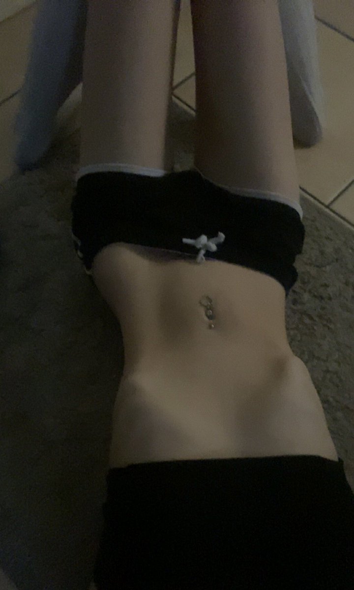 vexybabi's tweet photo. when i feel like ive made no progress i look at my before pics and me now
edtwt thinspo bonespo https://t.co/a0XzX9tUkb
