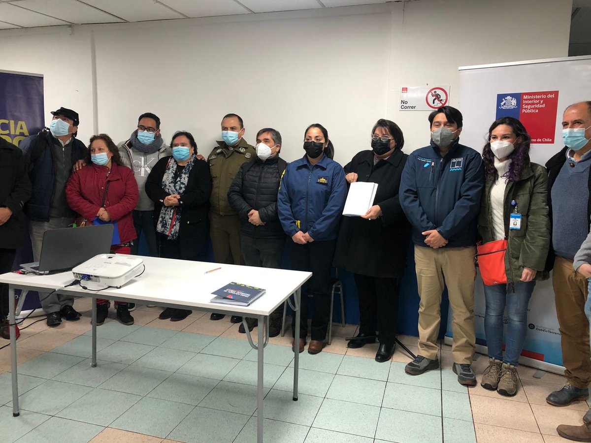 jleyton43's tweet photo. Autoridades de gobiernos y directiva dé agrupación de juntas de vecinos sector nororiente https://t.co/DHpVFchn6P