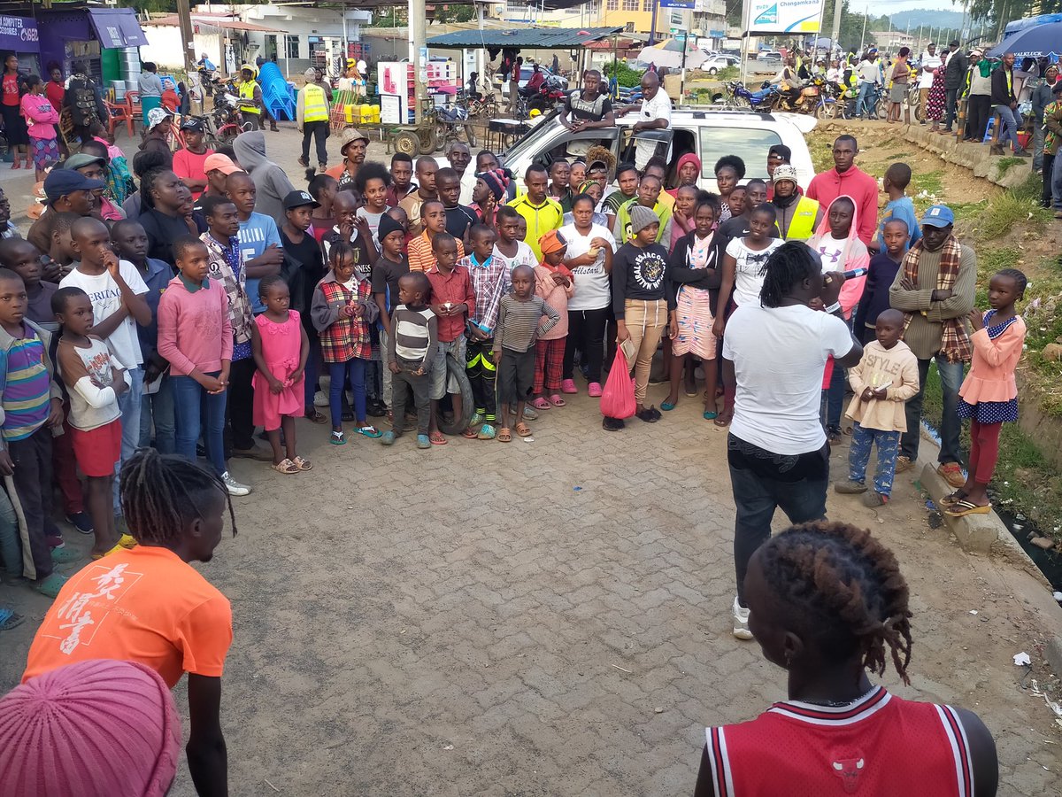 DigitalDriving's tweet photo. Our mandate is to give the best driving training. We are glad that we had successful road safety campaign along kangundo road
#Roadsafety https://t.co/O2eEF0DTxI