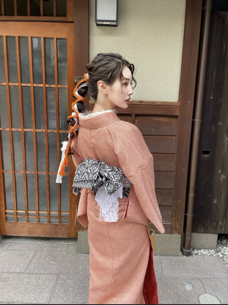 Arina8188's tweet photo. 着物を着るのはきれいですか https://t.co/PzGmNMfnt6