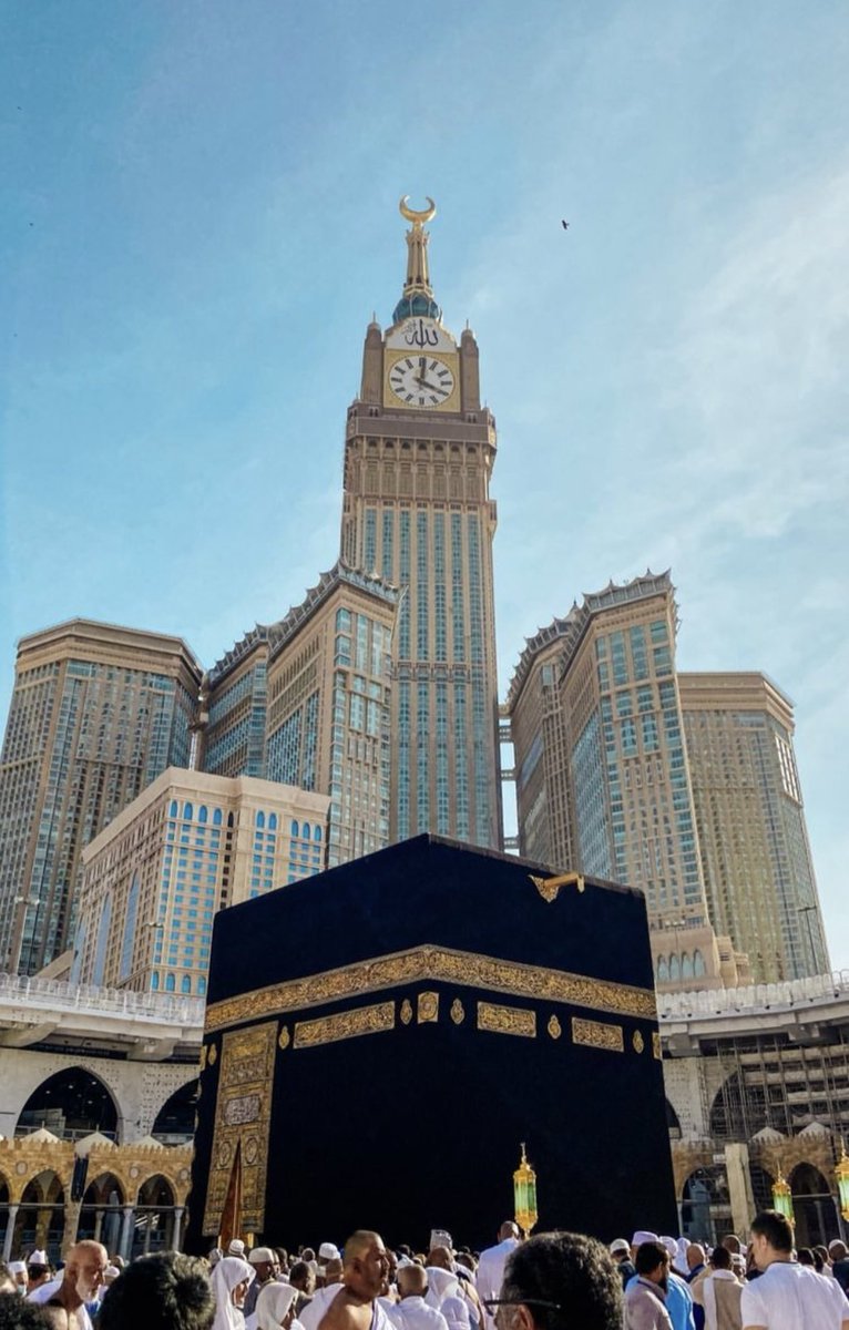 "يا رب قربني لبيتك زائرًا
إنّي لمكةَ دائمًا مشتاقُ."