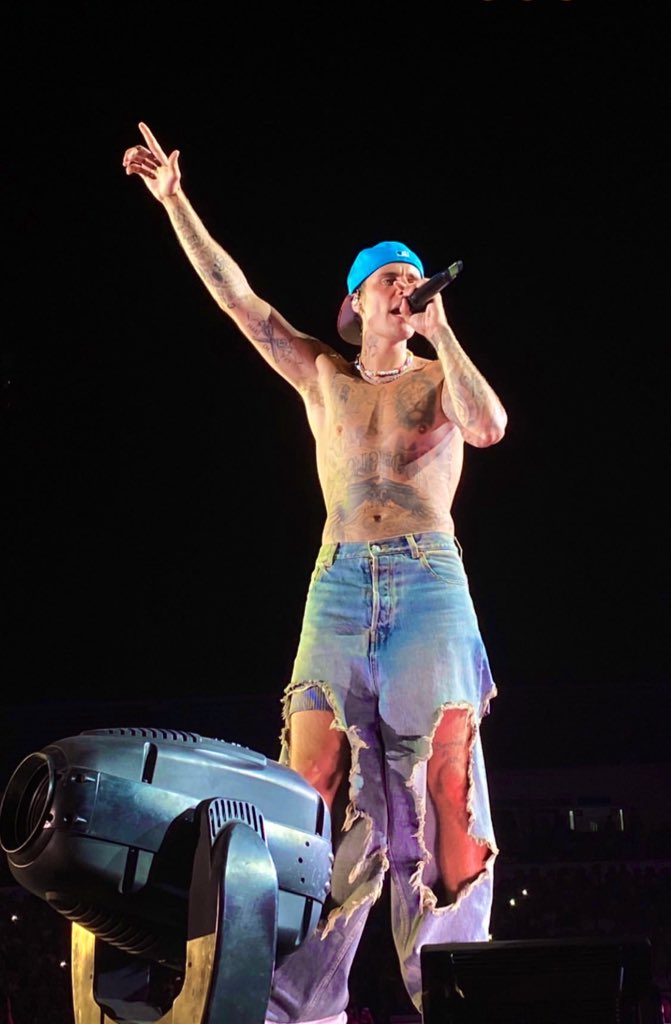 Photo of Justin on stage tonight in Mexico!
#JusticeTourGuadalajara