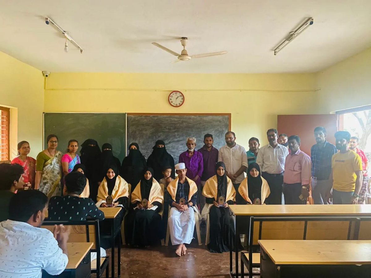 CampusFrontKar's tweet photo. ಕ್ಯಾಂಪಸ್ ಫ್ರಂಟ್ ಆಫ್ ಇಂಡಿಯಾ ನಂದಾವರ ಘಟಕದ ವತಿಯಿಂದ ಎಸೆಸೆಲ್ಸಿ ಪರೀಕ್ಷೆಯಲ್ಲಿ ಹೆಚ್ಚು ಅಂಕ ಗಳಿಸಿದ ವಿದ್ಯಾರ್ಥಿಗಳಿಗೆ ಹಾಗೂ ಶಿಕ್ಷಕರಿಗೆ ಸನ್ಮಾನ ಕಾರ್ಯಕ್ರಮ
#SSLCResults #CampusFront https://t.co/hZi5r4uroU