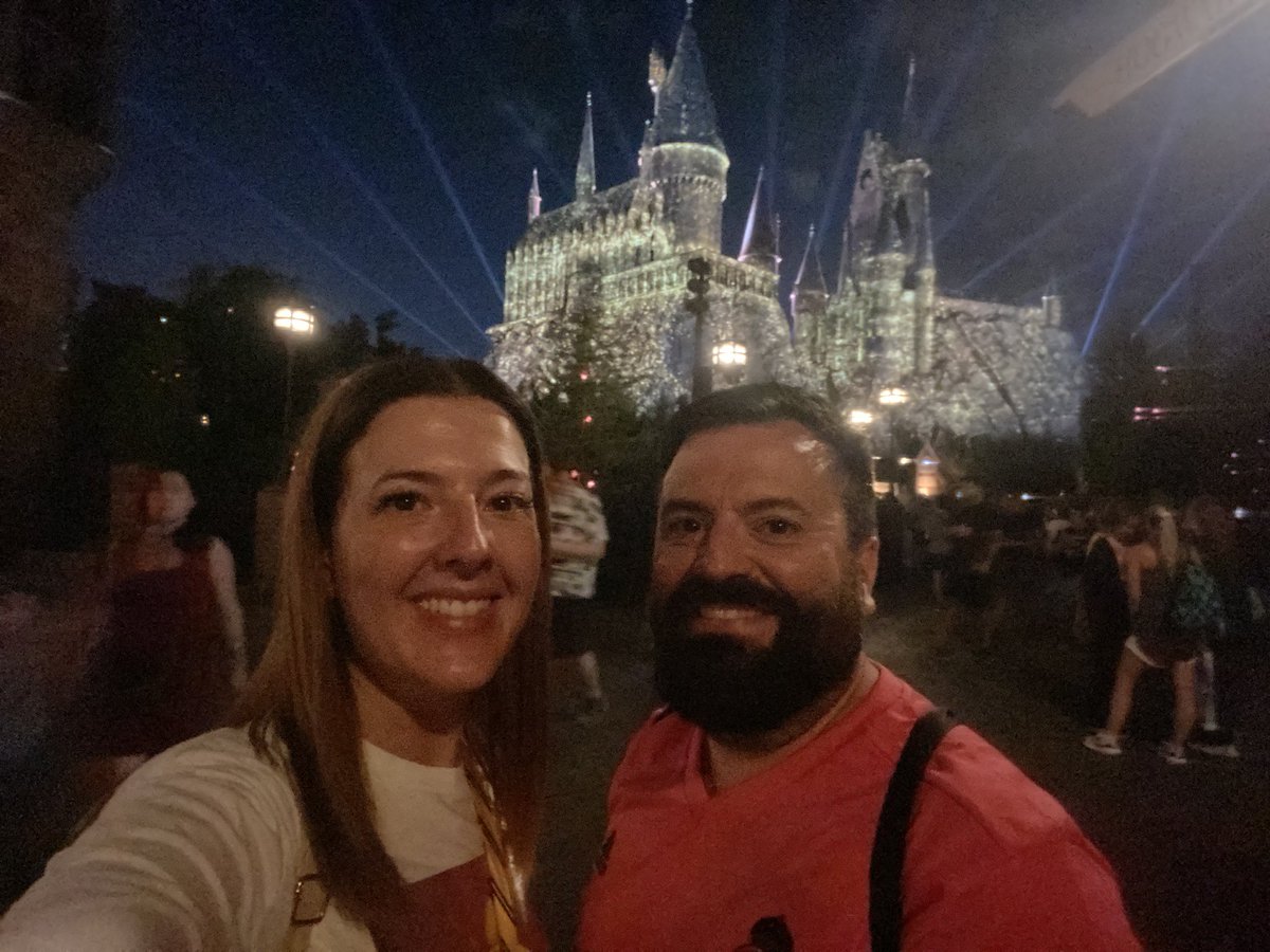 comeapuntes's tweet photo. En lo que llevo de año he cumplido dos sueños. Espero terminar el año celebrando el tercer sueño 🥰🥰 https://t.co/jHCEtdbX7B