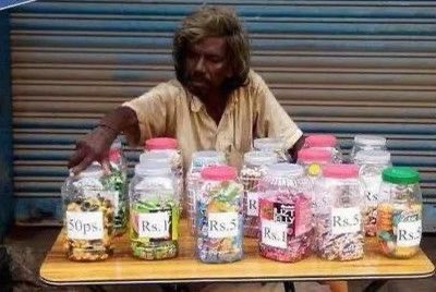 AwanishSharan's tweet photo. He used to beg on the street where children used to play. Some school children saved their pocket money and opened a Chocolate Stall for him.

Courtesy: Srijan Pal Singh https://t.co/6NN5k85MQv