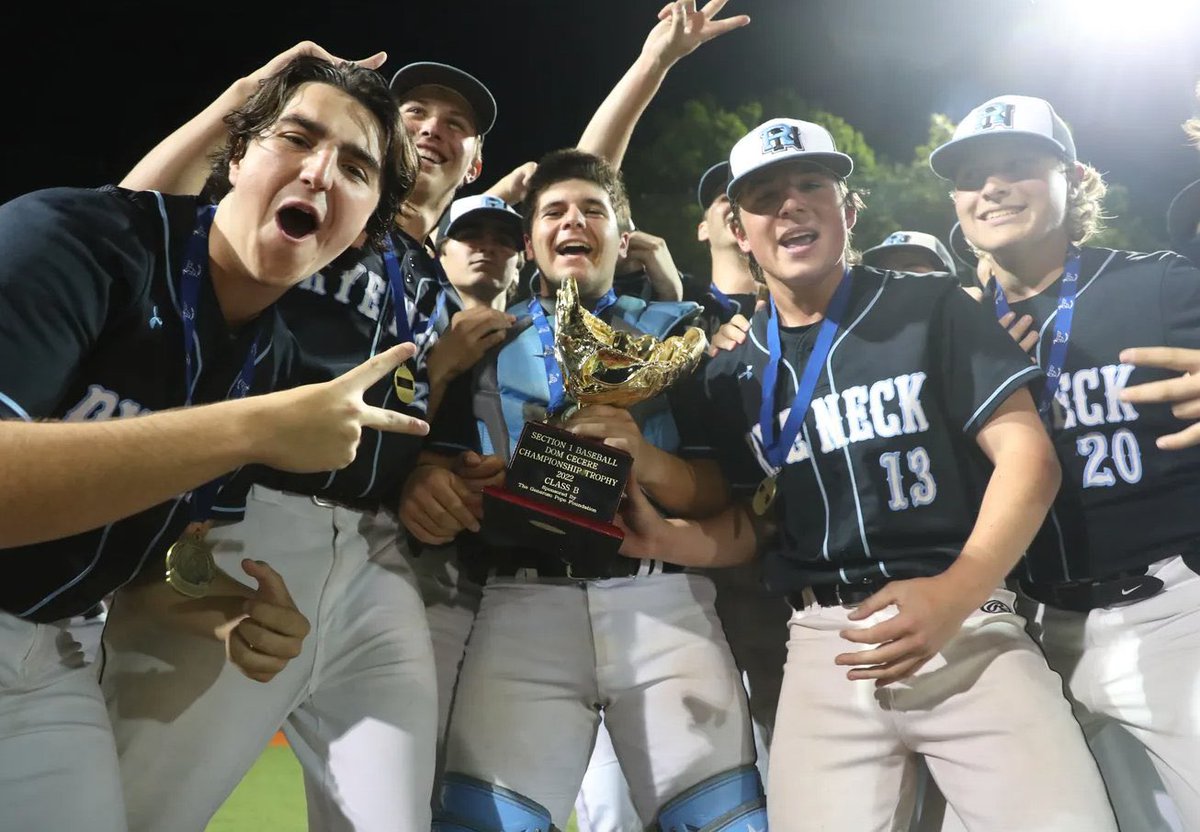 JoshThomson22's tweet photo. No one had ever seen an ending like it.

"We didn't even know if we had won at first."

But a walk-off for the history books crowned Rye Neck as a repeat Section 1 champ Saturday night.

Here's more on @lohudsports: https://t.co/WMOUghTe3d

@RyeNeck_Base @RNHSathletics @5XCOY_ https://t.co/ou3jMiCVIu