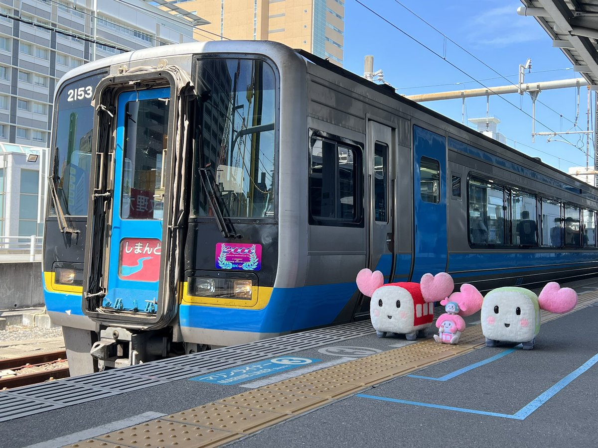 7colors_frp's tweet image. 高松駅に到着

 #Remember2000