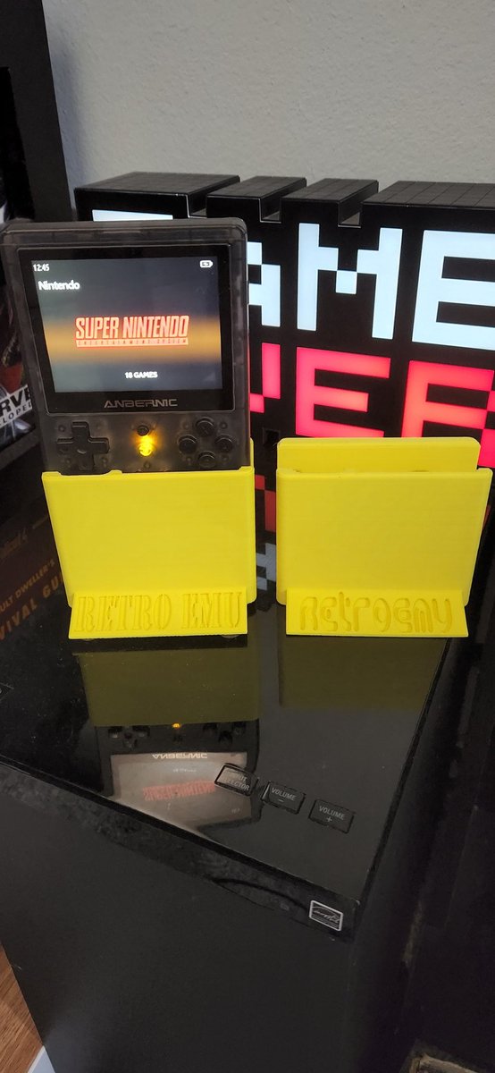BatmanUrDad's tweet photo. #RG351V charging stand! #Anbernic #Custom3Dprint #RetroEmu #RetroGaming #Emulators https://t.co/PMSCxQAKCe