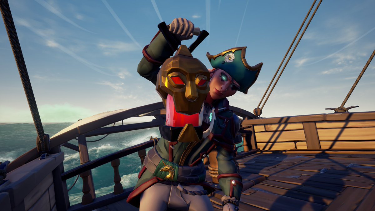 Sry golden，but i really love this lantern😭🤣
<a href="/SeaOfThieves/">Sea of Thieves</a> #SeaOfThieves