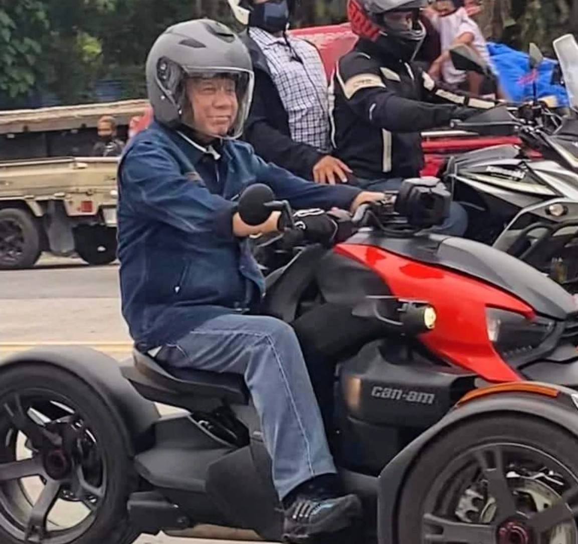 kuyakim_atienza's tweet photo. What joy riding a motorcycle brings! 

Rider friends, you may or may not like PRRD but I'm sure you can relate to that smile. 

Can't wait to be out of quarantine to ride! https://t.co/ysYLs0vPYP