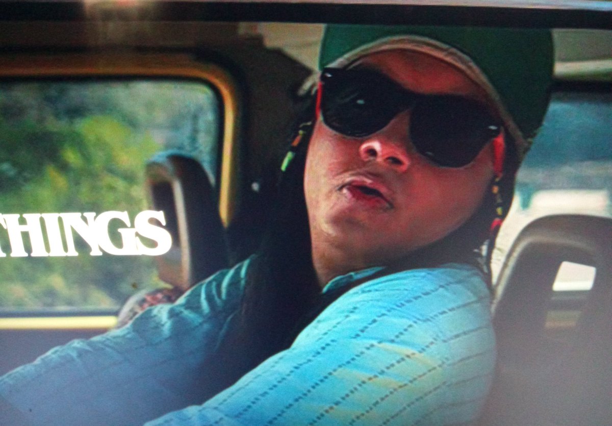 Beatleasis's tweet photo. Felicito a mi amigo @inundeishon por participa' en cosa extraña', no no piensen mal de él, iche, sino que, participó en #StrangerThings4 . Ya que te den el Emmy, enhorabuena, felicidade'!, #Trolltab. https://t.co/GQAIKstJqa