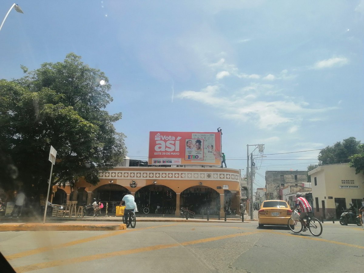 osave's tweet photo. @DADSASM @VirnaJohnson @CNE_COLOMBIA @SantaMartaDTCH Y esta porque no la quitan? Al contrario, la estaban instalando a 1 día de las elecciones. https://t.co/Bf0SppRt3U