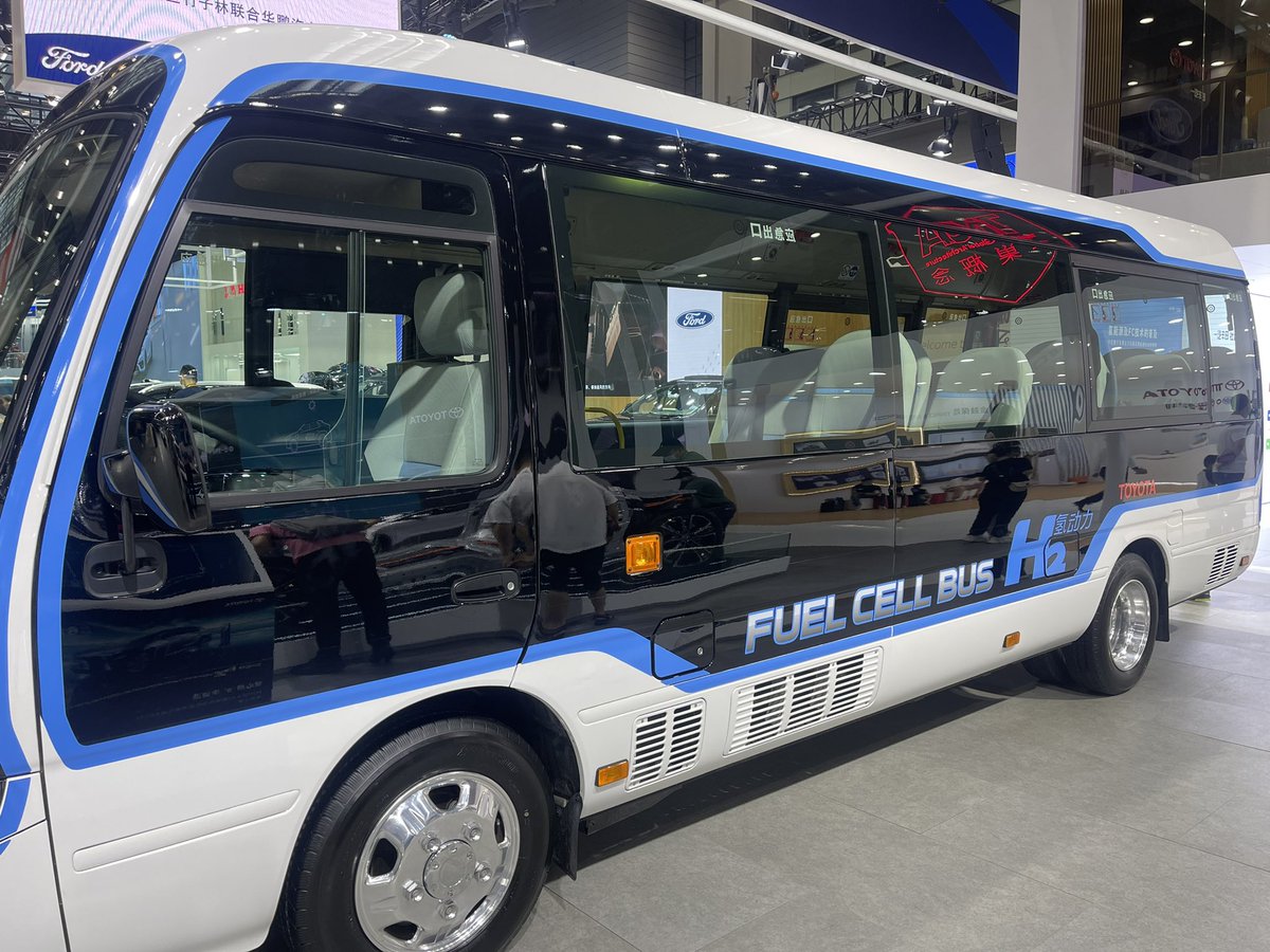 kannrin's tweet photo. 広東香港マカオ大湾区自動車フォーラムin深圳
#深圳ライフ https://t.co/hey3vPVP9V