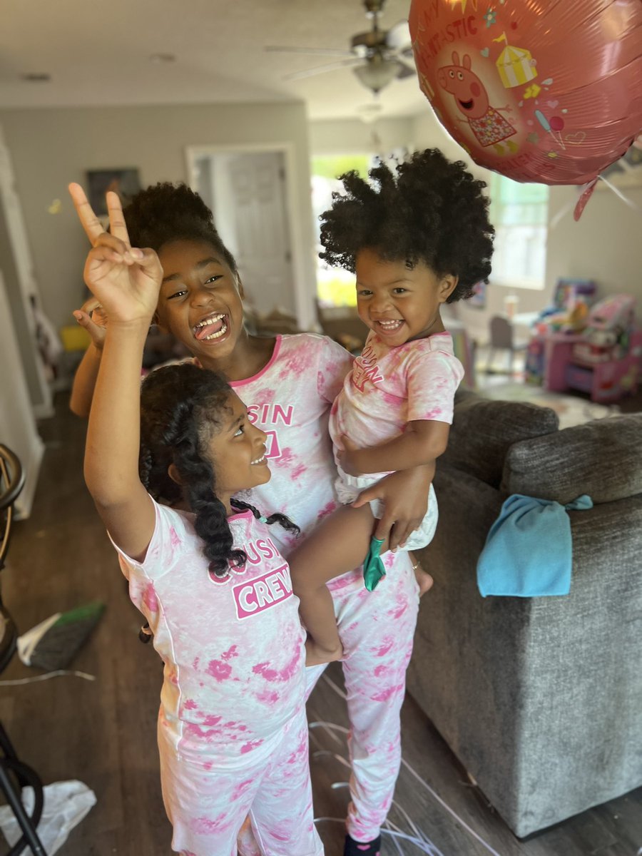 SentfromKali's tweet photo. U P D A T E : here i am , custody of all 3 of my nieces . . 3 different personalities 3 different stories . . like i wouldโve never known this is where I would be just a few years ago.โYou saved themโ No , they are the ones who saved me ๐ค๐ฝ if only yโall knew ๐ฅน #fostercarestories https://t.co/1fGq4JJ3aV