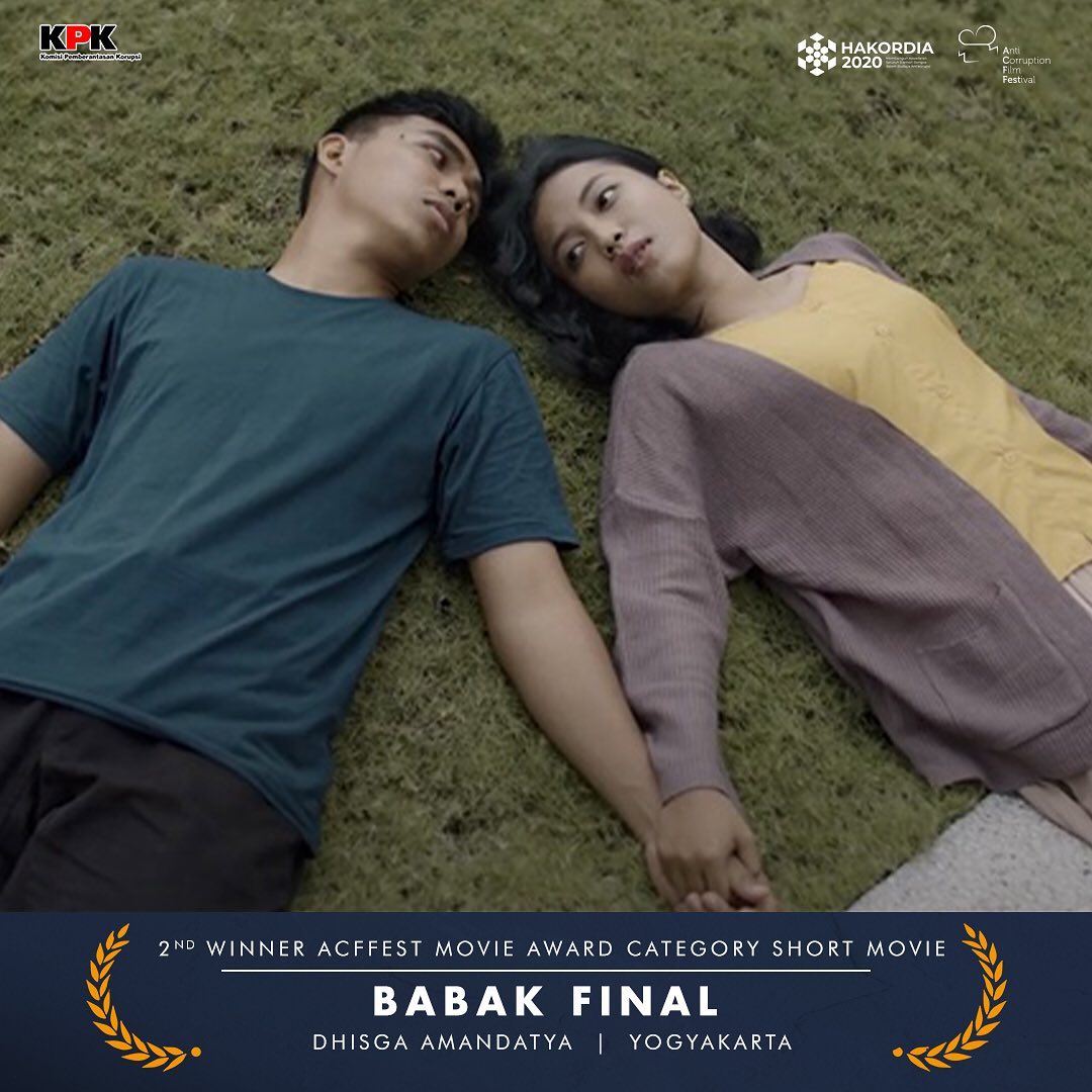 TarizSolis's tweet photo. Pernah denger kasus atlet yg dipaksa kalah karena lawannya anak pejabat atau tuan rumah? 

'Babak Final' menyentil kasus tsb yg dikemas apik dalam film pendek bergenre romance yg juga mengulas pandangan masyarakat terhadap ART serta pria berseragam.

👉 https://t.co/ThI7JnRHrU https://t.co/y0LP5P8MwN