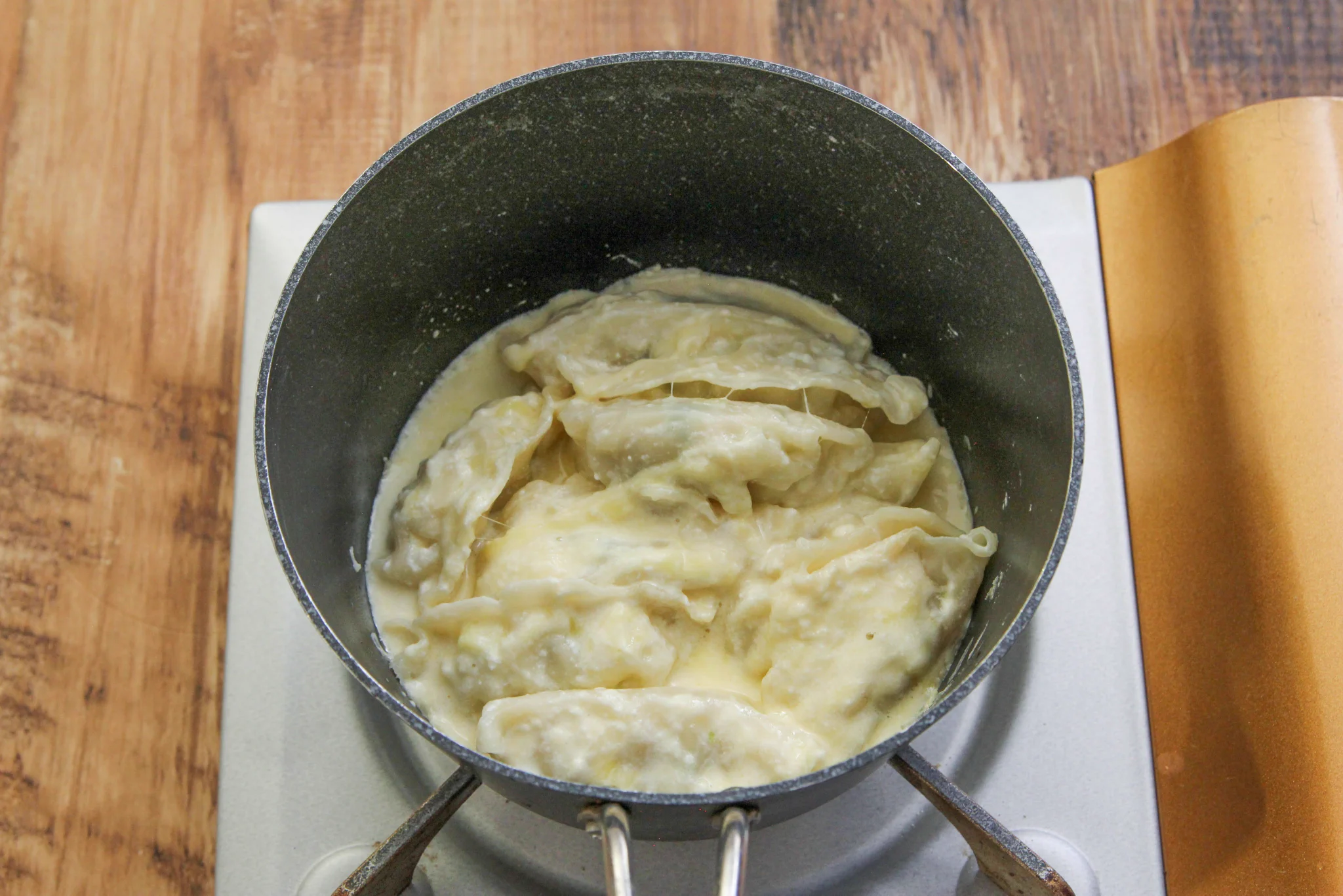 生パスタ感覚で食べられる？！冷凍水餃子や冷凍餃子が好きな人必見、とっても美味しそうな料理のレシピ！